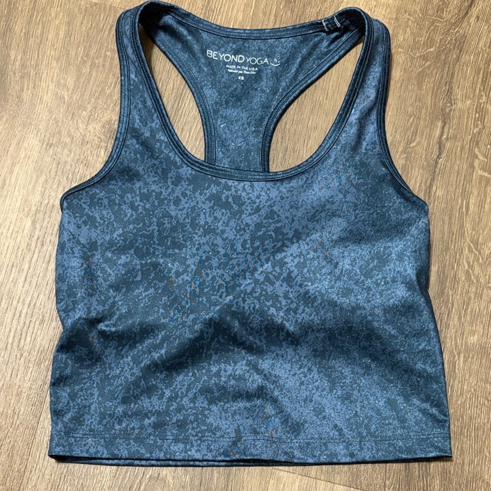 BEYOND YOGA First Class Cropped Racerback Tank Distressed Navy Blue Size XS